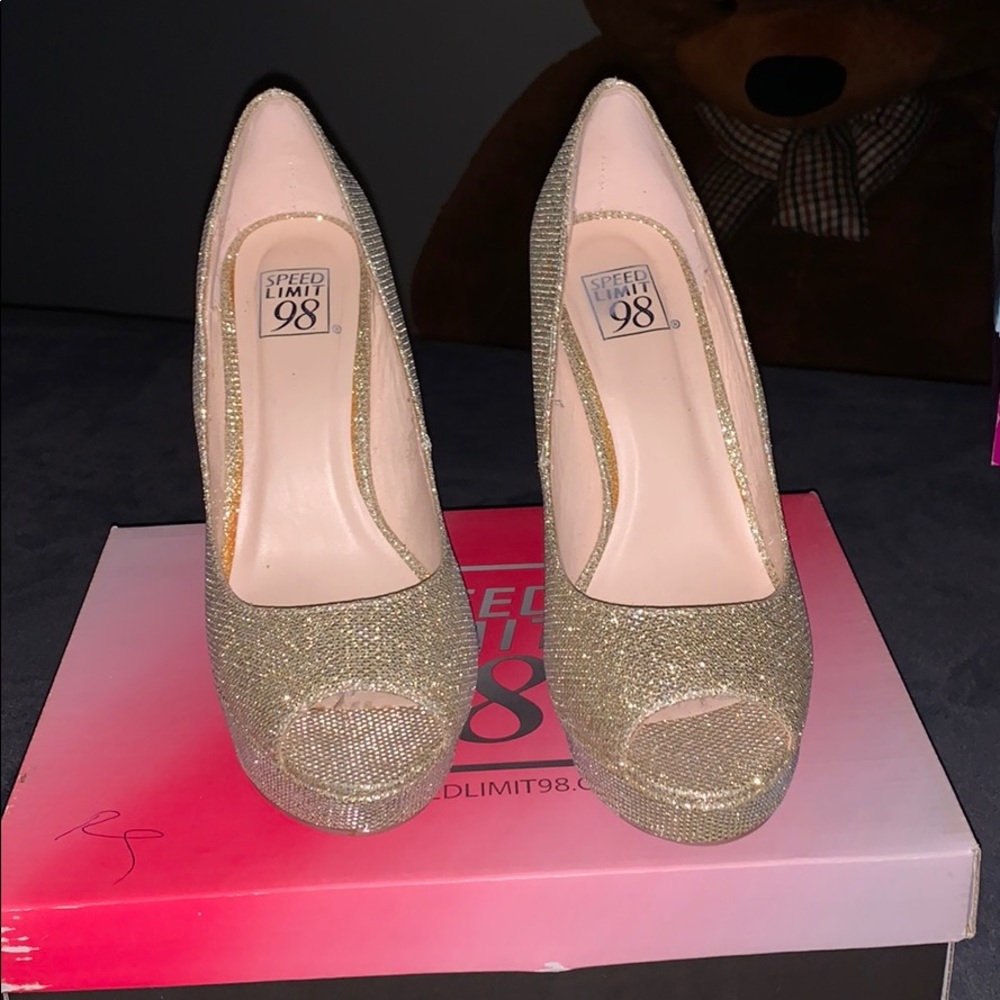 Gold shiny heels